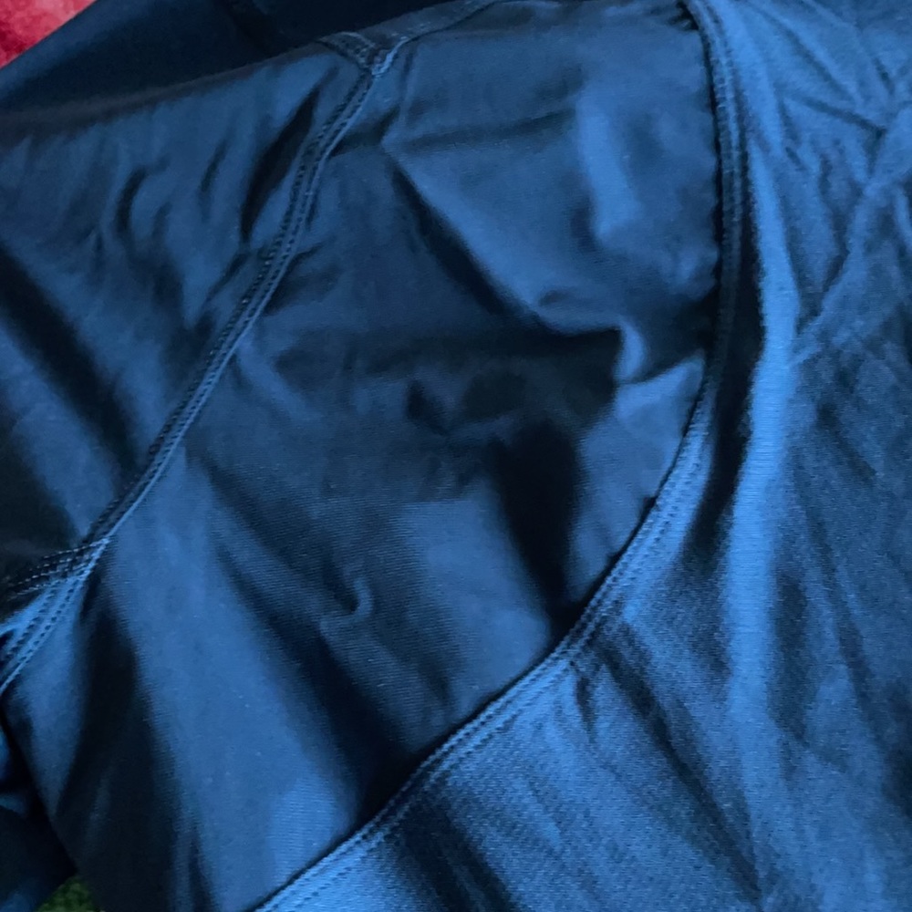 Lululemon top - Picture 6 of 7